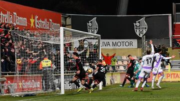 Un gol de Querol mantiene vivo al Reus una semana más