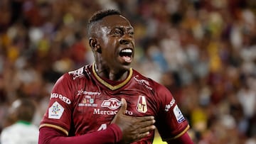 AMDEP1949. IBAGUÉ (COLOMBIA), 26/06/2022.- Juan Fernando Caicedo del Tolima celebra un gol hoy, en el partido de la final de la Primera División de fútbol colombiano entre Deportes Tolima y Atlético Nacional en el estadio Manuel Murillo Toro en Ibagué (Colombia). EFE/Mauricio Dueñas Castañeda