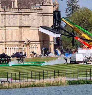 The Flash: primeras imágenes de la mansión de Batman de 1989 en el set de rodaje