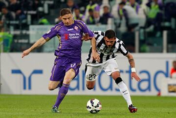 En la Fiorentina jug¨® 2 temporadas en las que particip¨® en 71 partidos, anotando 7 goles y repartiendo 12 asistencias.