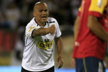 Humberto Suazo fue la gran estrella en la presentaci&oacute;n del plantel para el Clausura 2015.