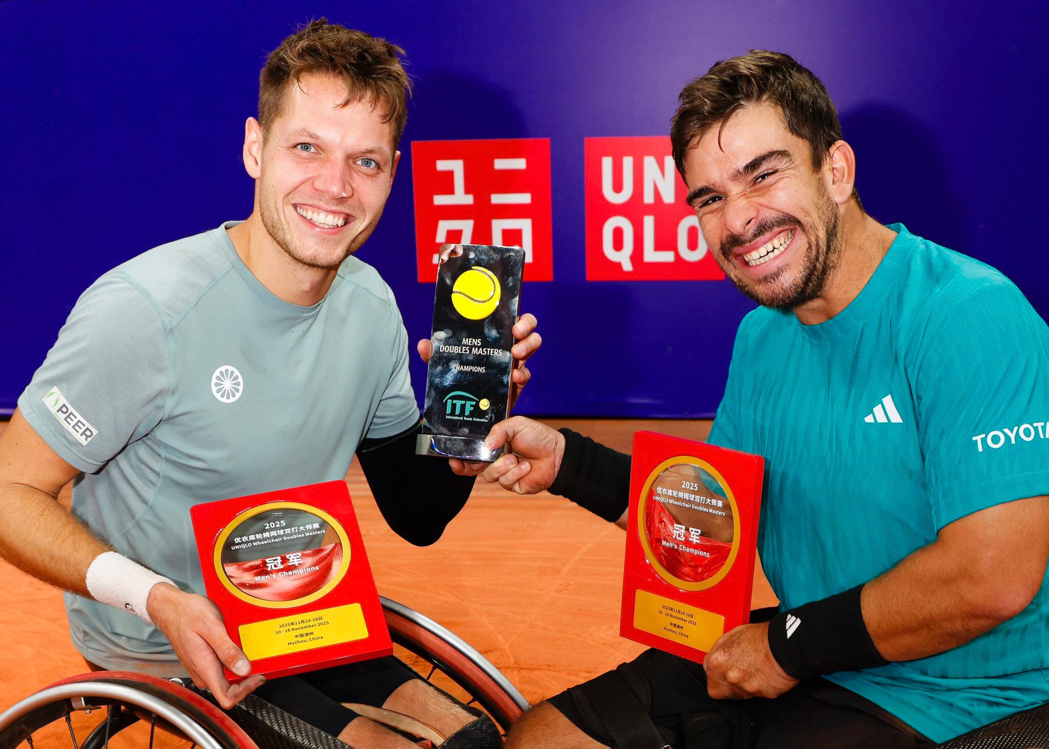 Ruben Spaargaren y Martín de la Puente, con el trofeo del Masters de dobles.