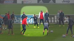 Cuadrado liquida a Cristiano y le canta el popular 'Siuuu'