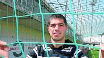 <b>ADAPTADO. </b>Andriu Hernández hizo las maletas rumbo a Albacete cuando sólo tenía 15 años. Allí crece como futbolista.