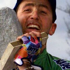 Los ciclistas se burlan de la edad de Tafi en su intento de correr París-Roubaix