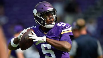 MINNEAPOLIS, MN - AUGUST 28: Teddy Bridgewater #5 of the Minnesota Vikings warms up before the game against the San Diego Chargers on August 28, 2016 at US Bank Stadium in Minneapolis, Minnesota.   Hannah Foslien/Getty Images/AFP
 == FOR NEWSPAPERS, INTERNET, TELCOS &amp; TELEVISION USE ONLY ==