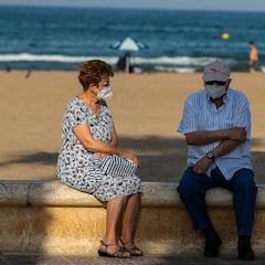 La Guardia Civil sorprende a dos octogenarias 'huyendo' de una residencia en A Mariña