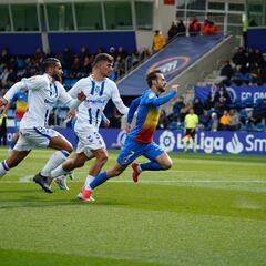 El VAR y Carlos Martínez regalan el triunfo al Andorra