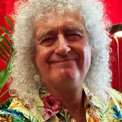 Brian May, de Queen, acaba en el hospital tras destrozarse los glúteos