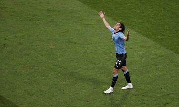 1-0. Cavani celebró el primer gol.