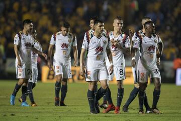 Te presentamos las mejores postales que dejó el encuentro de vuelta de las semifinales entre los felinos y los azulcremas en el Universitario.