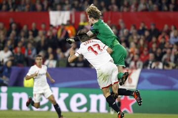 Sarabia y Karius.