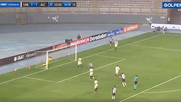 El Clásico del fútbol peruano se resolvió en la última acción del partido, Alianza jugaba en inferioridad pero se llevó los tres puntos en esta acción.