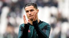 Cristiano triunfa en las redes por escuchar música en un Ipod 'vintage'