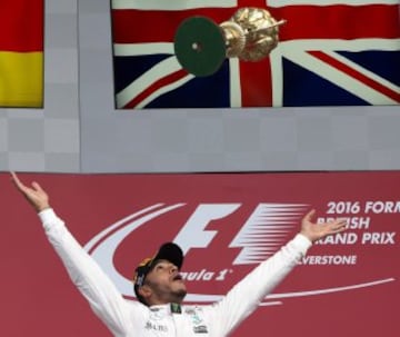 Lewis Hamilton gana por delante de Nico Rosberg y Max Verstappen.