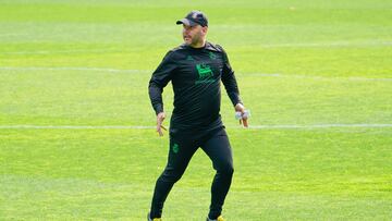 José Alberto, entrenador del Racing, en La Albericia.