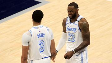 INDIANAPOLIS, INDIANA - MAY 15: LeBron James #23 of the Los Angeles Lakers talks with Anthony Davis #3 of the Los Angeles Lakers in the game against the Indiana Pacers during the fourth quarter at Bankers Life Fieldhouse on May 15, 2021 in Indianapolis, Indiana. NOTE TO USER: User expressly acknowledges and agrees that, by downloading and or using this photograph, User is consenting to the terms and conditions of the Getty Images License Agreement. Justin Casterline/Getty Images/AFP
== FOR NEWSPAPERS, INTERNET, TELCOS & TELEVISION USE ONLY ==