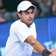 Karatsev culmina su temporada de ensueño ganando a Cilic