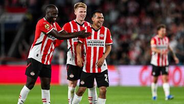 Hirving Lozano se une al festival de goles al Almere