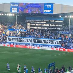 Protestas en Mendizorroza por el posible cambio de ubicación del estadio