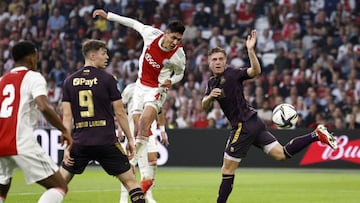 Edson Álvarez disputa los 90 minutos en victoria de Ajax sobre Besiktas