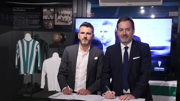 Firma de la renovación de Ania