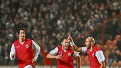 Los rivales de Racing y PSG también se la juegan