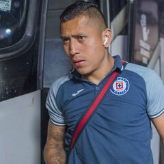 Julio César 'Cata' Domínguez de Cruz Azul es hospitalizado por infección pulmonar