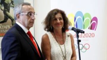El presidente del Comité Olímpico Español, Alejandro Blanco, y la alcaldesa de Madrid, Ana Botella.