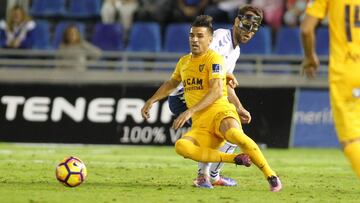 Natalio durante un partido entre el UCAM Murcia y el Tenerife. 