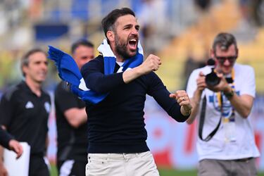 Iván Azón ‘aprieta’ a Fàbregas