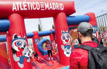 El Atleti celebra el Día del Niño en el Metropolitano