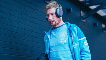 Kevin de Bruyne, jugador del Manchester City, llega al estadio para un partido.