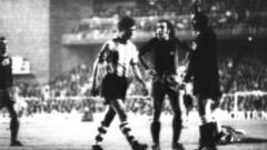 Villar le pega una bofetada a Cruyff (1974)