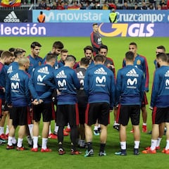 Isco y Kepa, protagonistas en el entrenamiento de la Selección