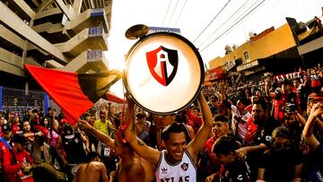 ¡Fiesta rojinegra! Así se vive el ambiente previo al duelo de ida