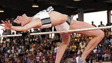 <b>EL RÉCORD.</B> Momento en el que Ruth Beitia establece la plusmarca de altura con un salto de 1,96.
