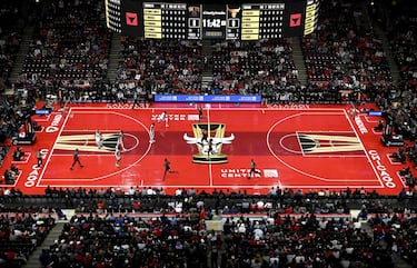 La NBA ha incluido esta temporada el In-Season Tournament, un torneo que se asemeja a las copas europeas y cuyos partidos también cuentan para la temporada regular. Por ese motivo, y para que los aficionados no se despisten, las franquicias, como Chicago Bulls, han montado parqués especiales para estos nuevos duelos coperos.