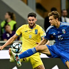 Ucrania convoca a Yaremchuk pese a sus molestias