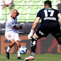 ‘Chupete’ Suazo tiene nuevo club