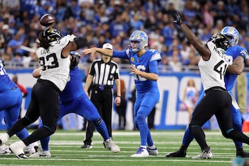 Jared Goff of the Detroit Lions throws a pass in the second quarter of a game against the Jacksonville Jaguars.