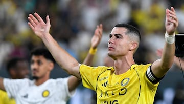 Soccer Football - Saudi Pro League - Al Nassr v Al Fayah - Al Awwal Park, Riyadh, Saudi Arabia - November 1, 2025 Al Nassr's Cristiano Ronaldo celebrates after the match REUTERS/Stringer