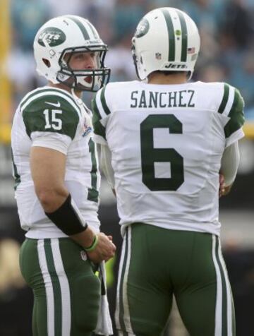 Tebow fue el suplente de Mark Sanchez en su año con los Jets, en los que jugaría en 12 partidos, ninguno como titular, y completaría 6 pases de 8 intentos y correría 32 veces para lograr 102 yardas, sin lograr ningún touchdown ni de pase ni de carrera.