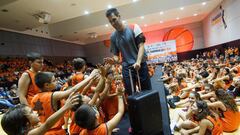 Fernando San Emeterio, durante la presentaci&oacute;n de las nuevas equipaciones del Valencia Basket.