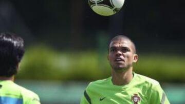 Pepe y Coentrao se entrenaron con normalidad y estar&aacute;n listos para jugar las semifinales con Portugal.