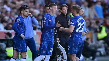 Kiernan Dewsbury-Hall y Cole Palmer.