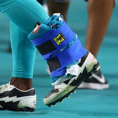 Will the Miami Dolphins wide receiver Tyreek Hill play in Week 15 against the New York Jets?