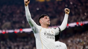 YEDA (ARABIA SAUDÍ), 08/01/2026.- El centrocampista del Real Madrid Fede Valverde celebra tras marcar el 0-1 durante del partido de la Supercopa de España que van a disputar el Atlético de Madrid y el Real Madrid, este jueves en el Estadio Rey Abdullah, en Yeda. EFE/Kai Forsterling