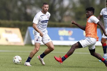 El equipo de Julio Comesaña se sigue preparando para la seguidilla de partidos difíciles que le viene con presencia en el torneo local e intrenacional.