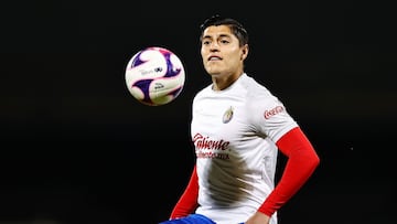 Atlanta United signs Chivas striker Ronaldo Cisneros